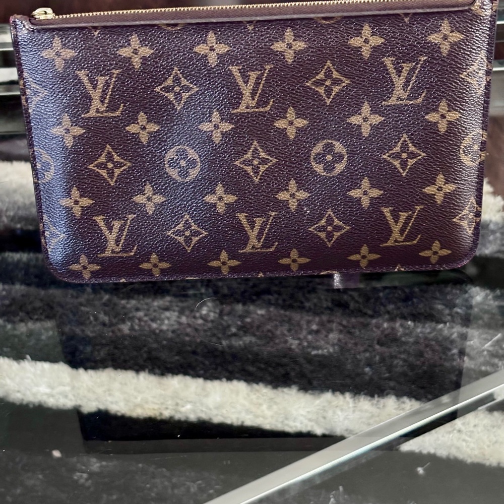 LV pouch - image 1